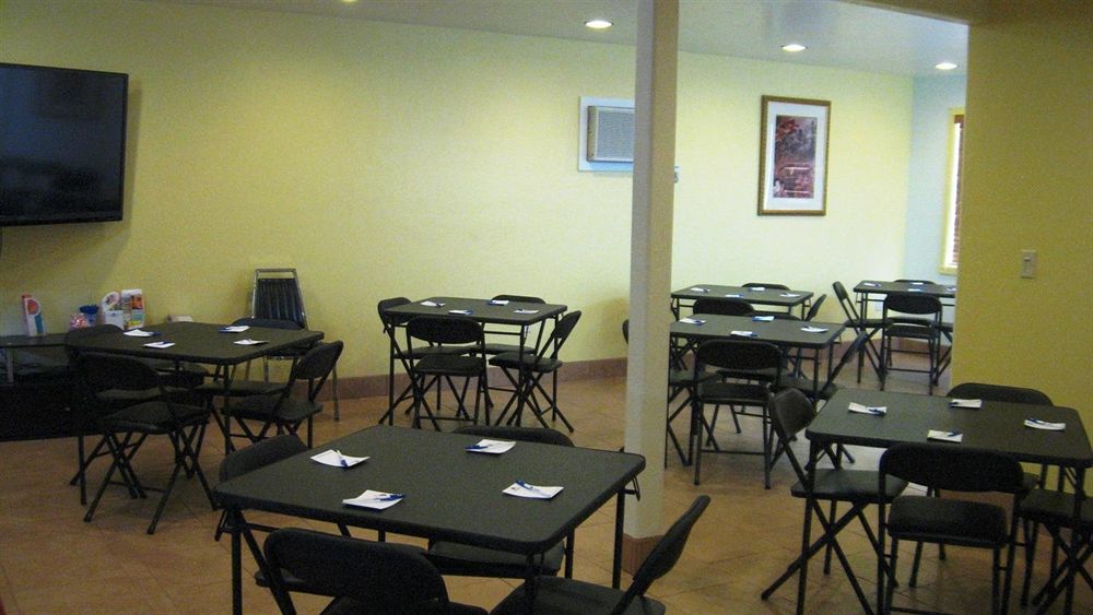 Americas Best Value Inn & Suites 비스비 외부 사진