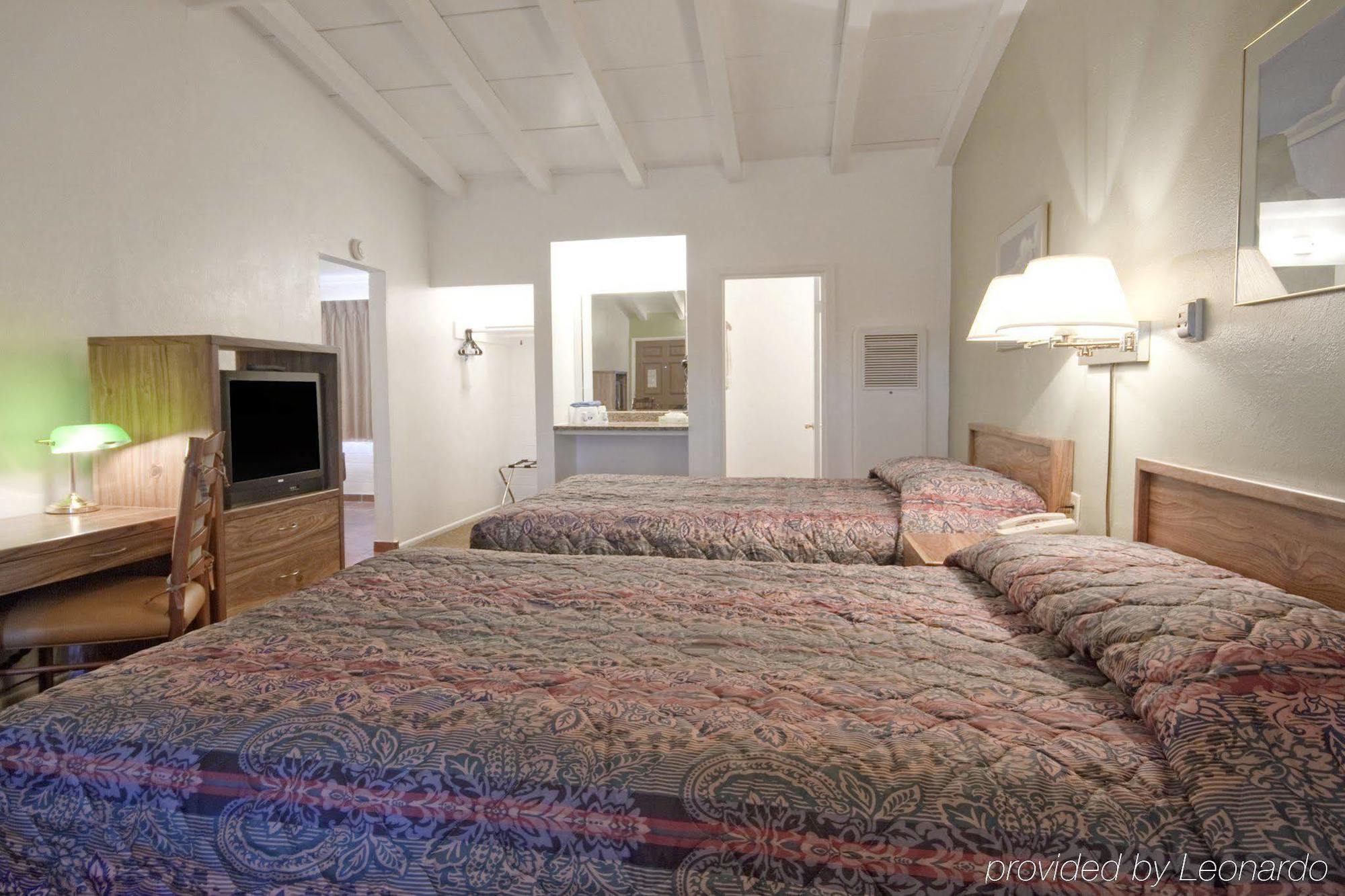 Americas Best Value Inn & Suites 비스비 객실 사진