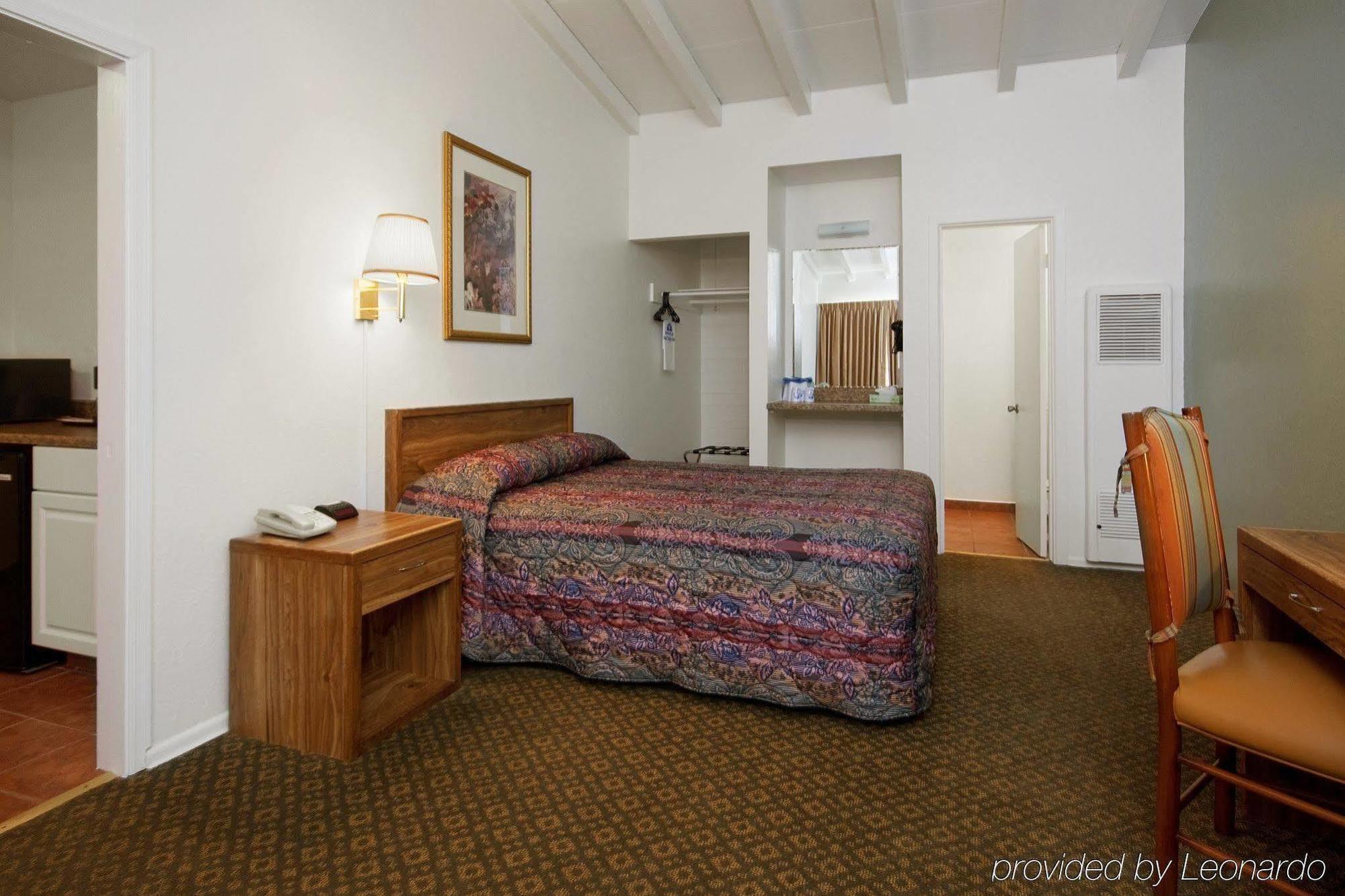 Americas Best Value Inn & Suites 비스비 객실 사진